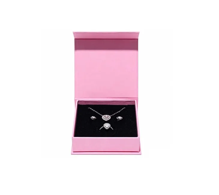 custom boxes with logo
